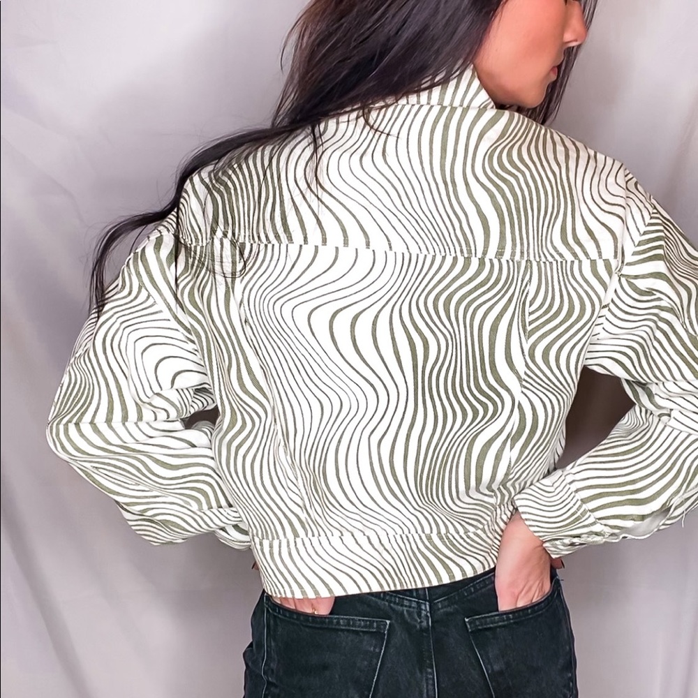 Cropped Jacket- Olive/White - Picture 3 of 6